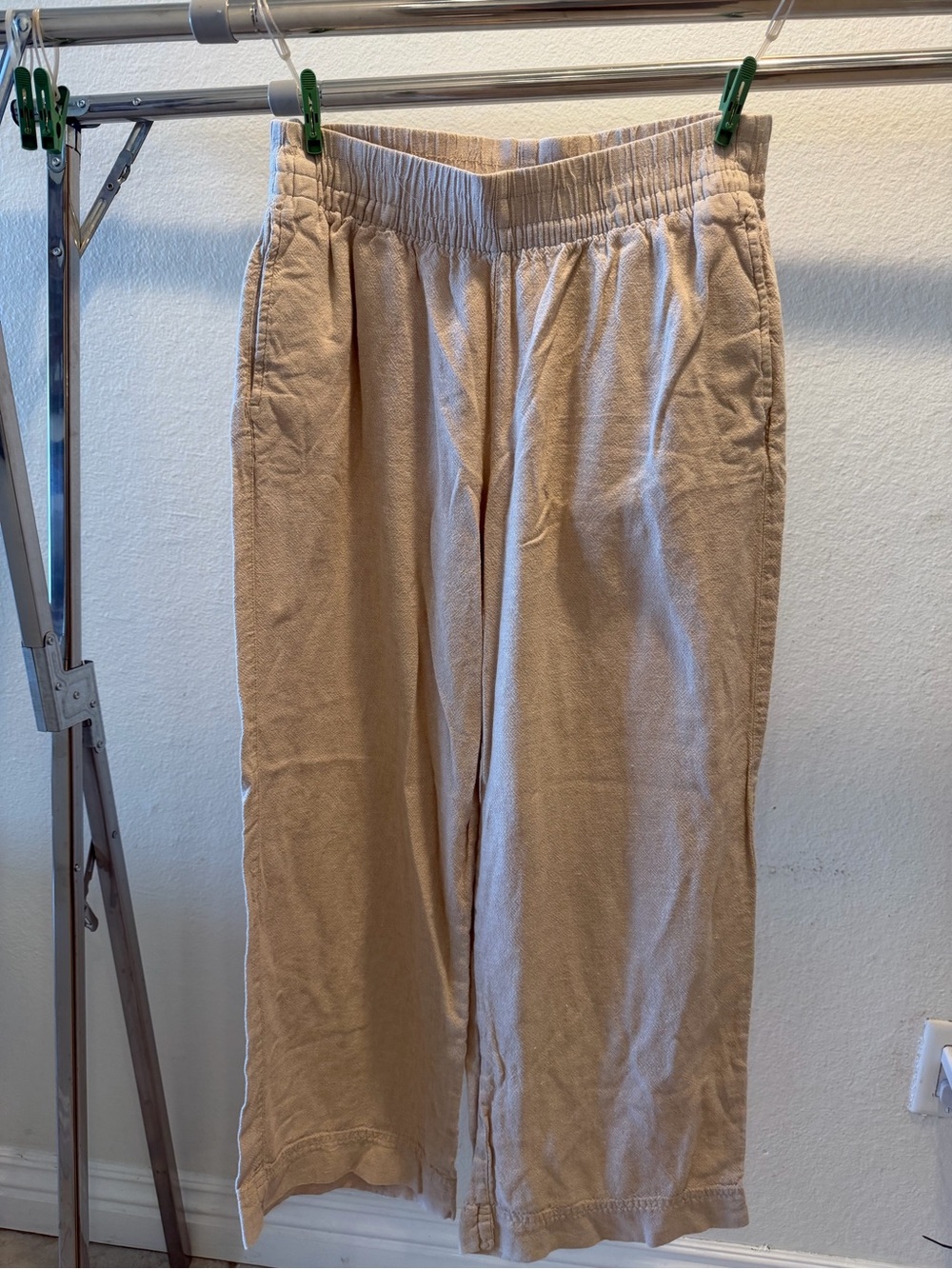 Old Navy Wide-Leg Pants in Light Beige